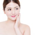 डर्मेटोलॉजिस्ट से स्किन टैग्स हटाए: पेशेवर प्रक्रिया का भारत में अनुभव