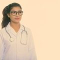 माइक्रोडर्माब्रेशन का मूल्य निर्धारण भारत में: बजट टिप्स