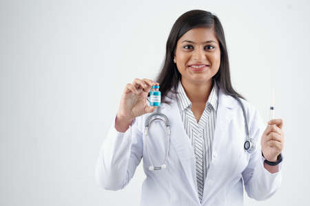 Best Herbal Oils & Serums in India: Top Picks, Benefits & Effectiveness